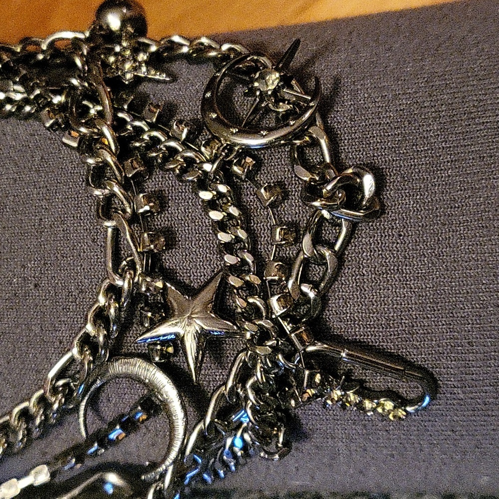 2 Necklaces - Picture 3 of 4